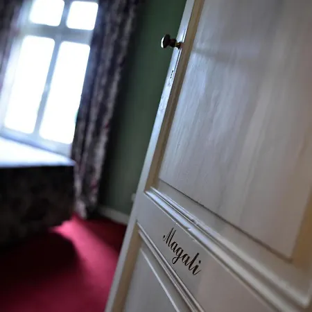 Bed & Breakfast Chateau Maucaillou 3*