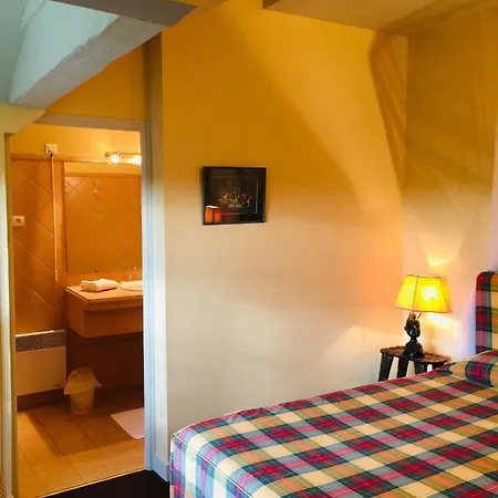 Chateau Maucaillou Bed & Breakfast 3*