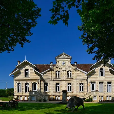 Chateau Maucaillou Bed & Breakfast *