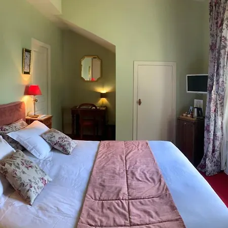 Chateau Maucaillou Bed & Breakfast 3*
