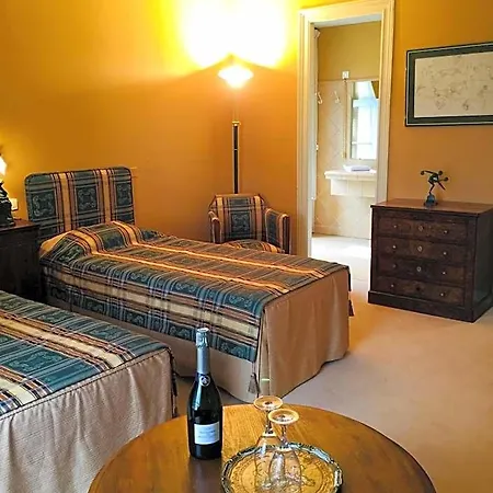 Chateau Maucaillou Bed & Breakfast
