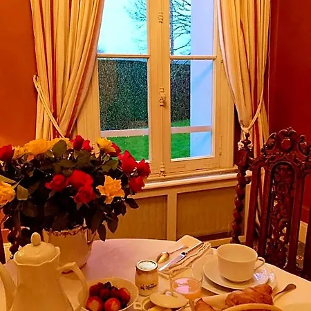 Chateau Maucaillou Bed & Breakfast