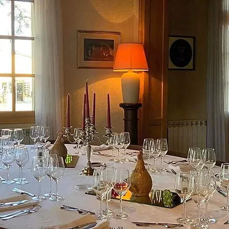 Chateau Maucaillou Bed & Breakfast 3*