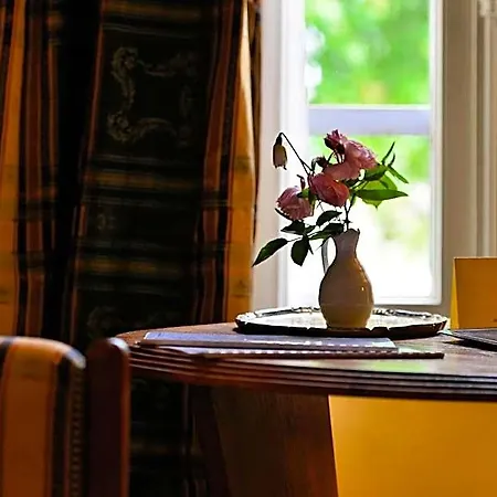 Chateau Maucaillou Bed & Breakfast 3*